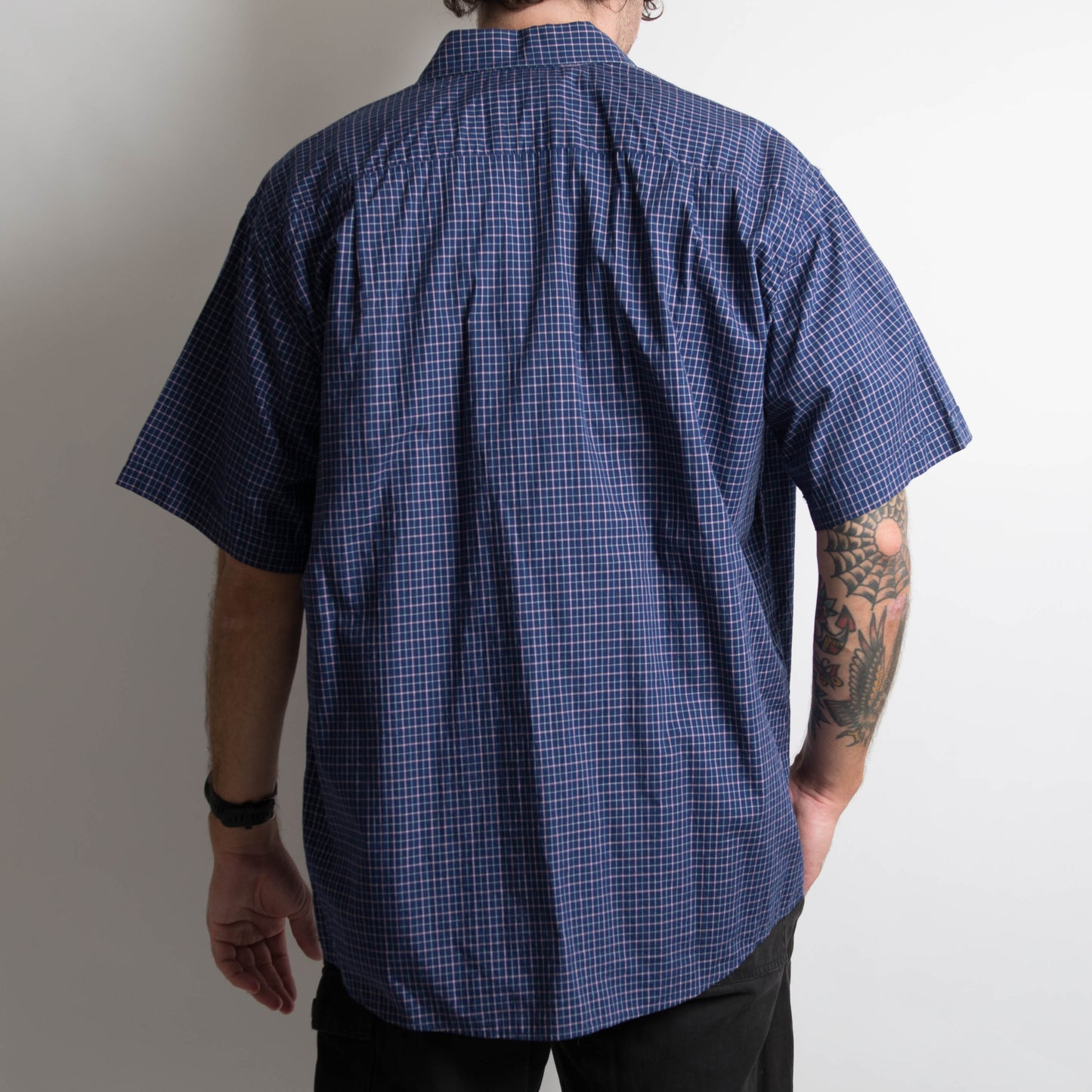 NAVY CHECK BUTTON UP