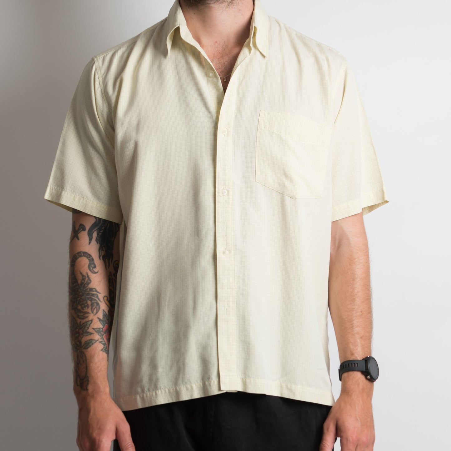 PALE YELLOW BUTTON UP