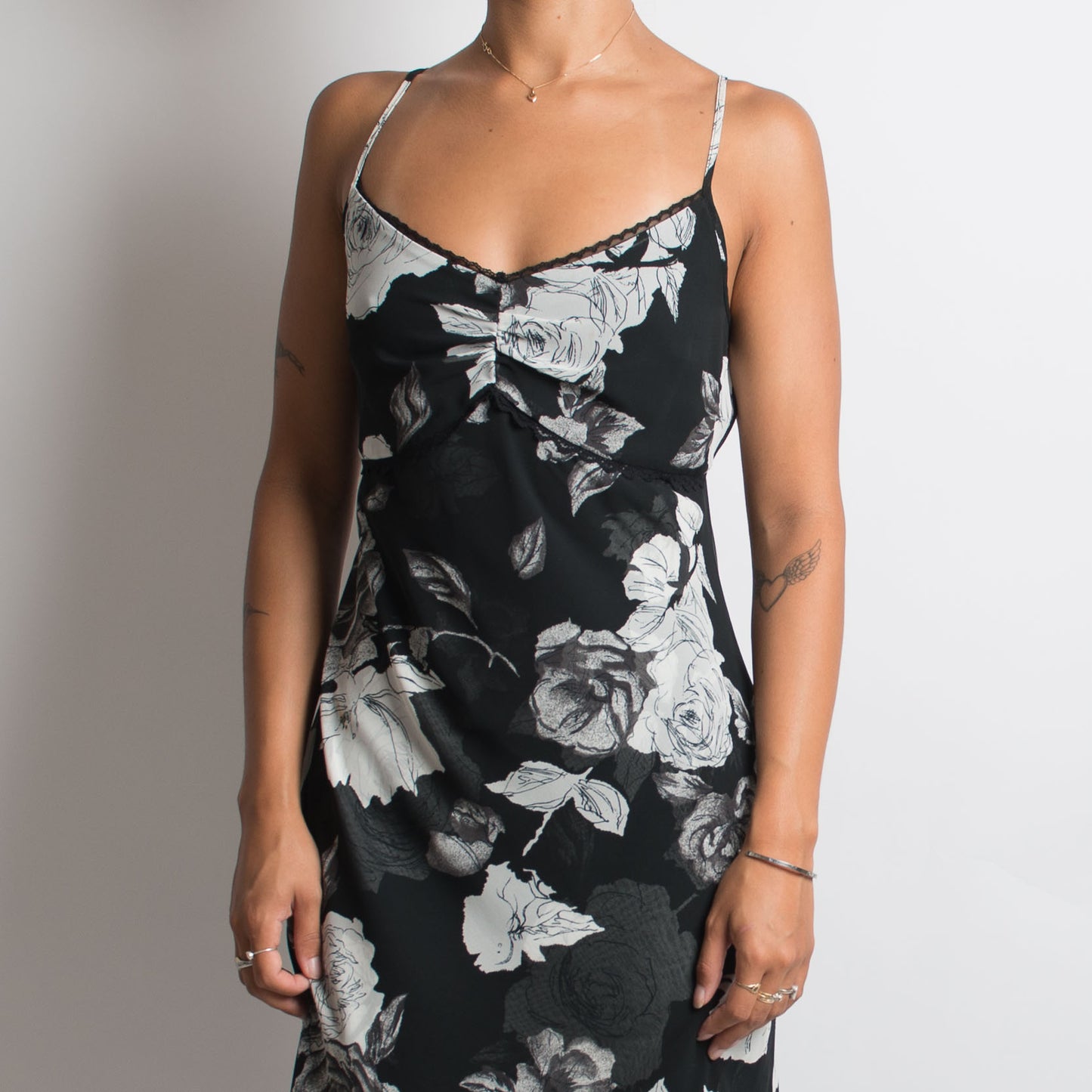 BLACK FLORAL MIDI DRESS