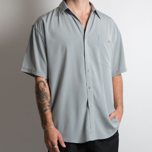 PALE SHORT SLEEVE BUTTON UP