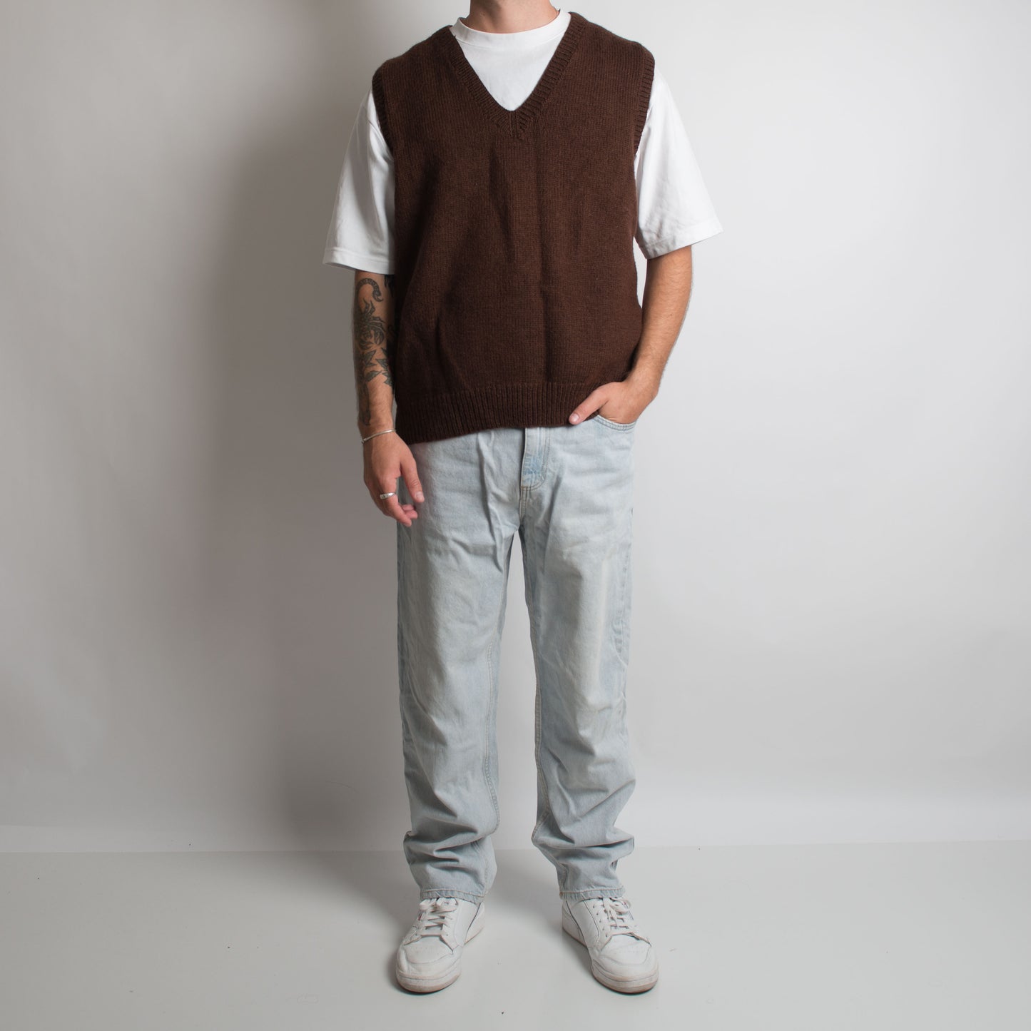 BROWN KNIT VEST