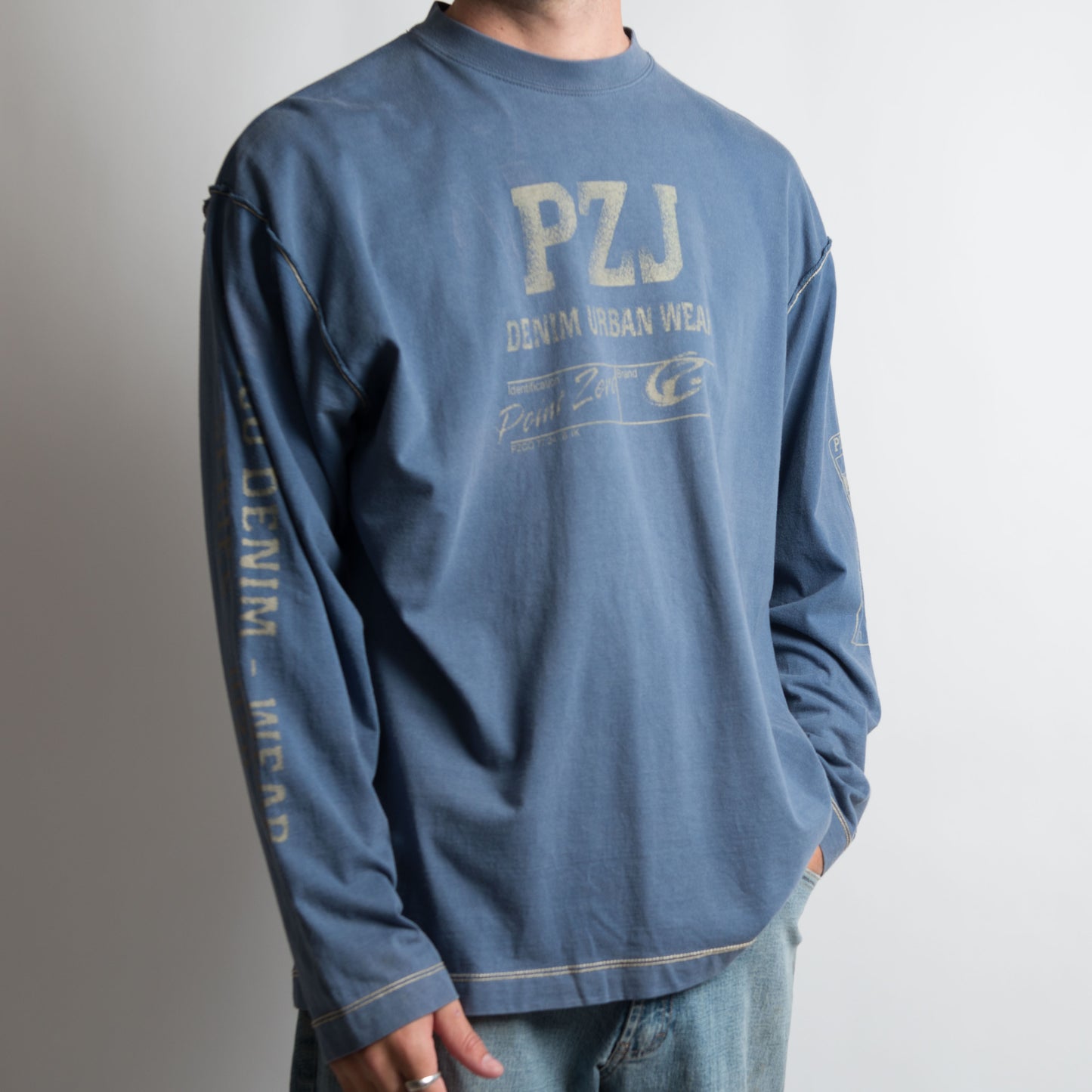 BLUE GRAPHIC LONG SLEEVE